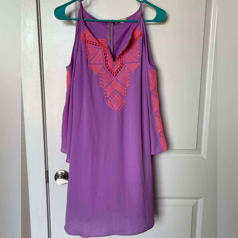 Gianni Bini Lilac Coral Embroidered Cold Shoulder Flare Sleeve Dress Medium